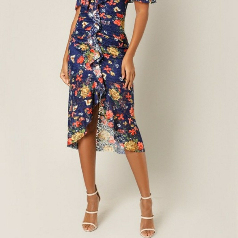 Beautiful backless Dress - Picture 3 of 3
